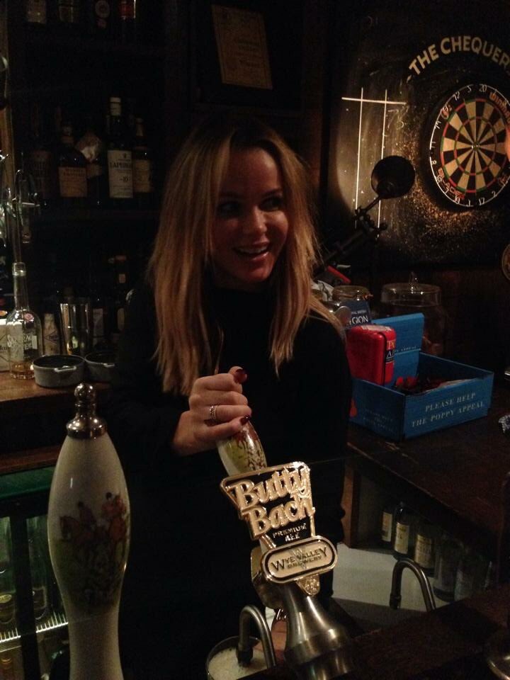 Cwgtuck's tweet photo. Glory days @AmandaHolden 
Feastival14 
#pullsagoodpint https://t.co/VitikuJZla