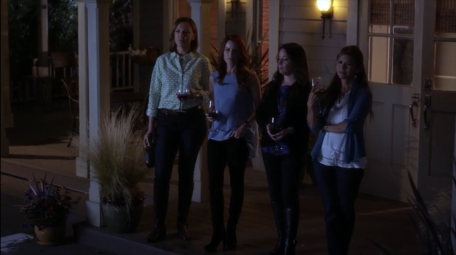 PLLBigSecrets's tweet image. The #PLLProm Episode is on right now on @FreeformTV #PLLMarathon
