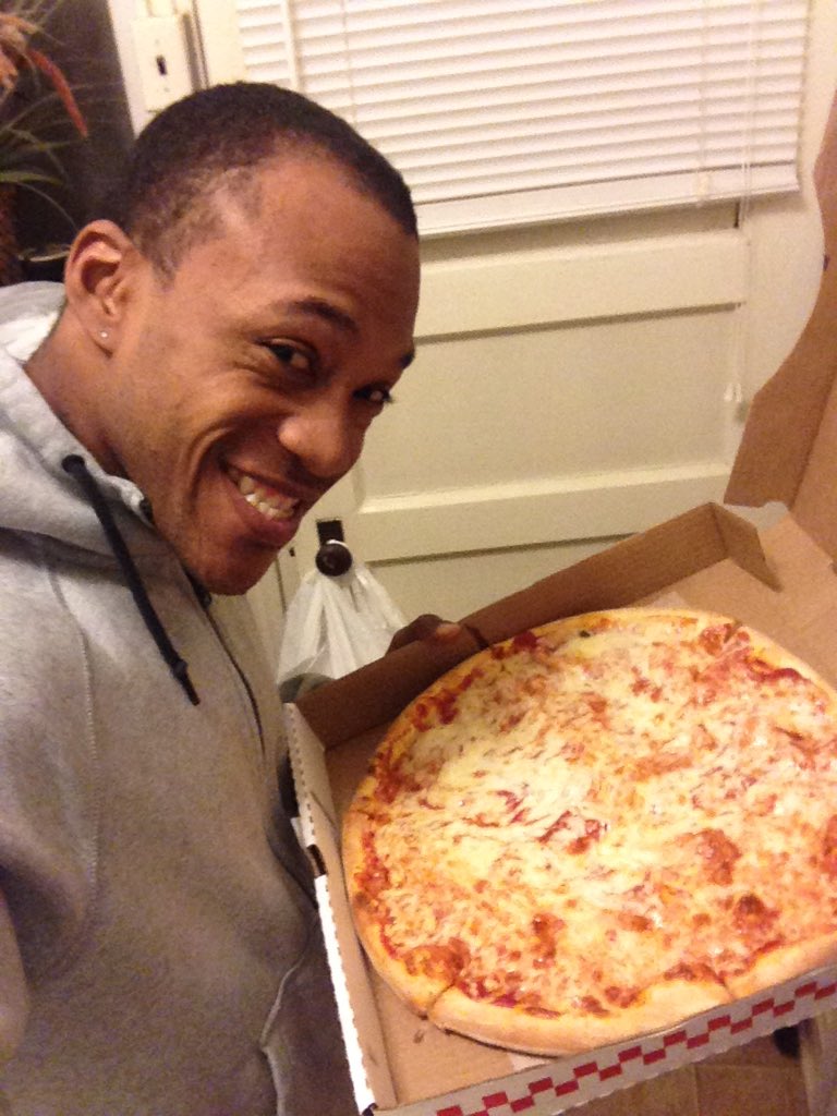 kingmikey1984's tweet image. #cheese #pizza🍕🍕🍕🍕🍕🍕🍕🍕 #fatboyproblem  #lol #sorrentos #yum #yum 😋😋😋😋😋😋