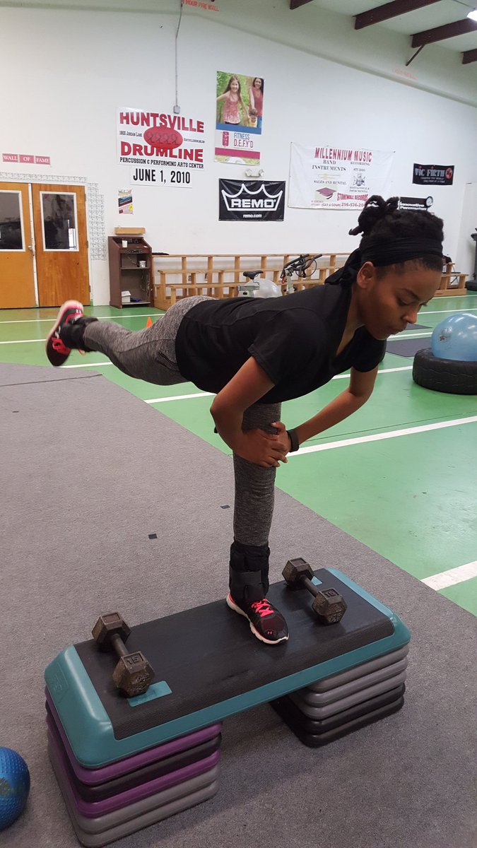 JQueNow's tweet photo. #AnkleWeightWorkout
#RYF30 #JQueNow #PTDs
#RockYourFitness
#FitnessRockStars
@FitnessbyJQue 
@JQueNow 
#ProudTrainer https://t.co/d4cvdLcw84
