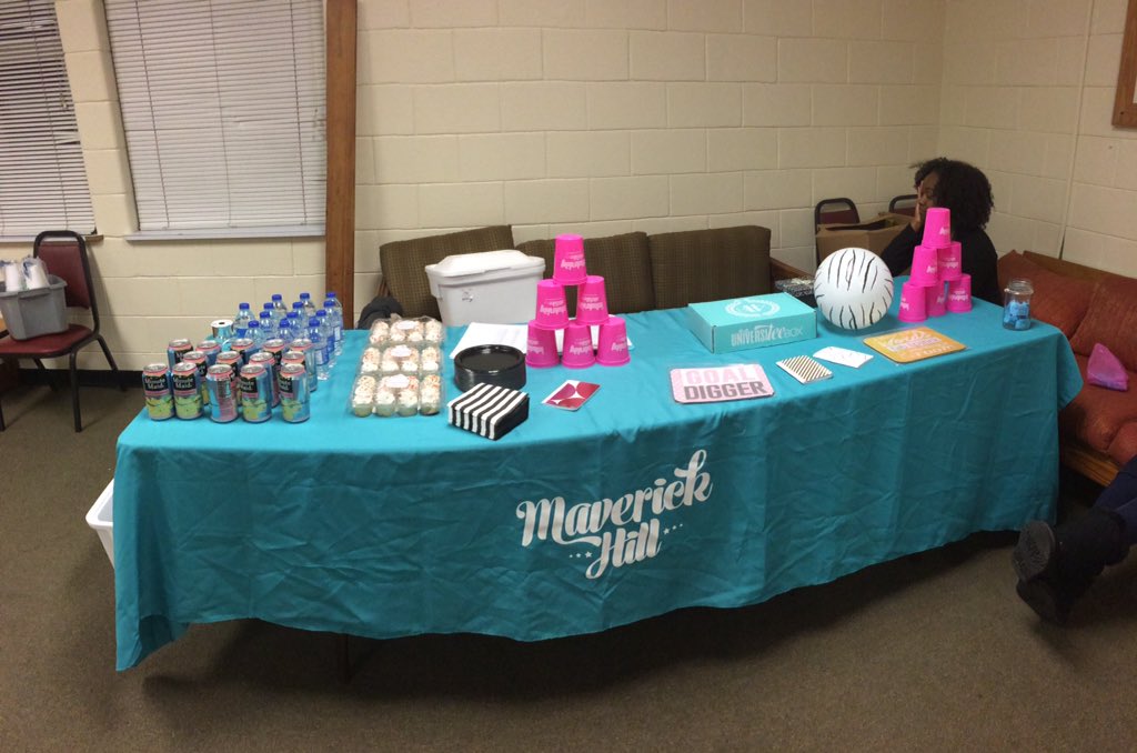 CollegeGrlFin2's tweet photo. MaverickHill CU Vision Board Party! 💛🎉 https://t.co/AvNz7foDGz