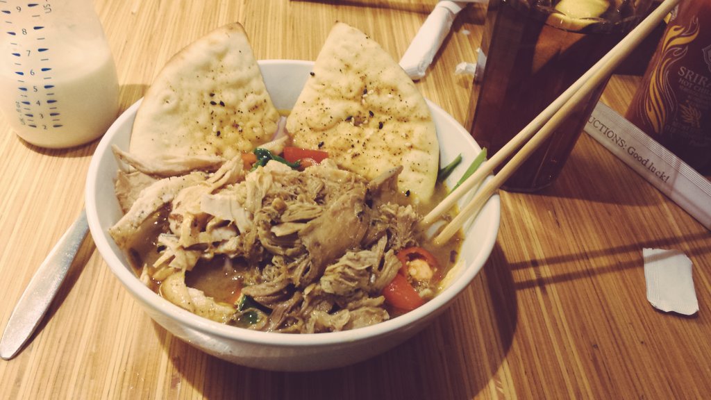 Kemeah520's tweet photo. @MandoMerchant took me to #noodlesandcompany for #dinner #weekdaydate https://t.co/WwGVebsLJc