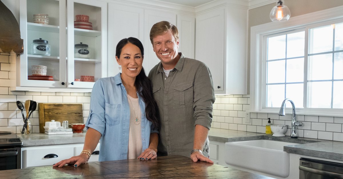 hgtv's tweet image. Don't miss this week's #FixerUpper (we hear it's one of @TheMagnoliaMom 's favorites).  See you Tonight 9|8c!