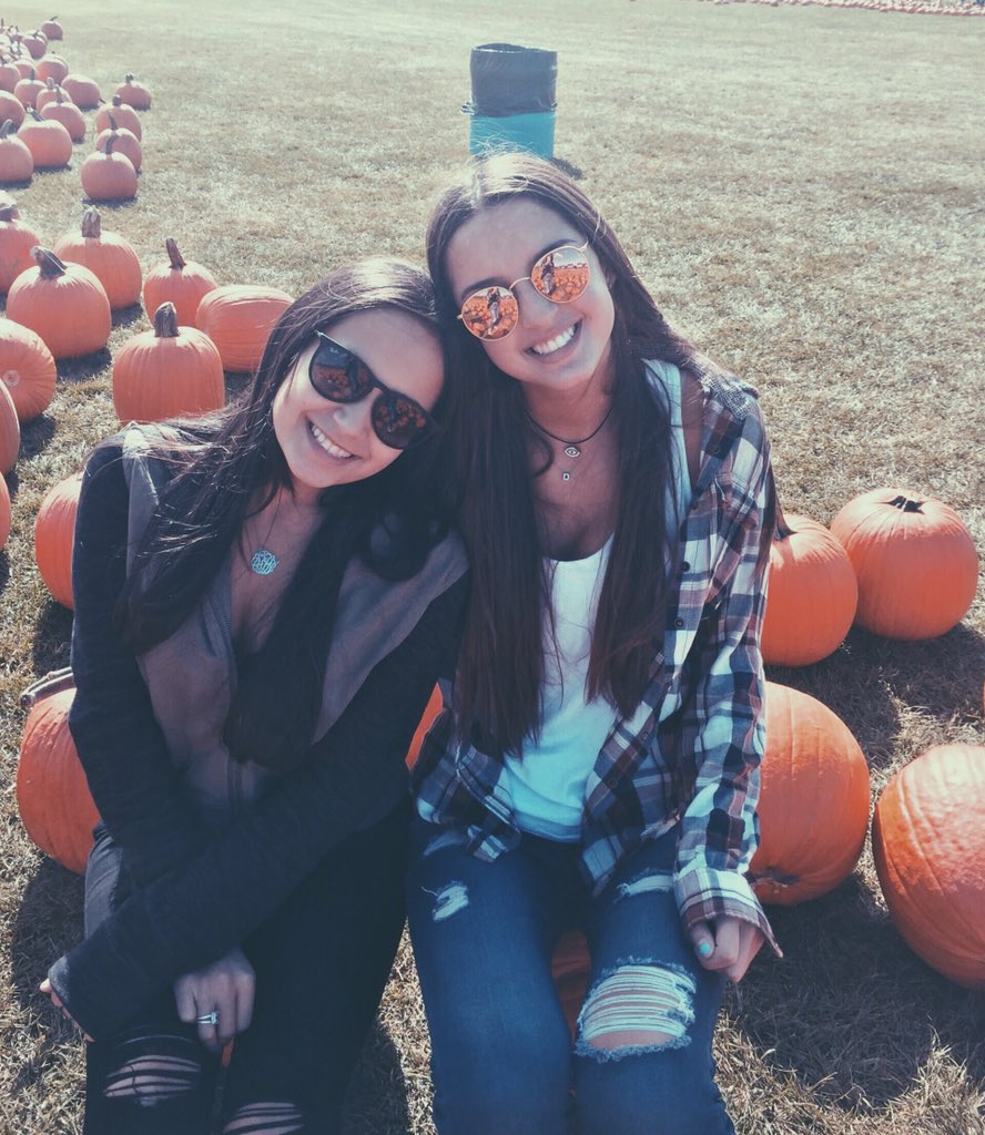 sydfama's tweet photo. happy bday to my only friend @daniisteinn love u so much xoxo❤️📎🖇🔓 https://t.co/5wYOxgyAyw