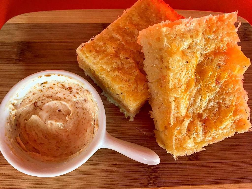 merrinmae's tweet photo. Very excited to showcasing #MmsMmms @tazacoffeehouse this weekend! #Cheesy #Island #Cornb… https://t.co/B1wqoYpB2J https://t.co/3isTAY1E5u
