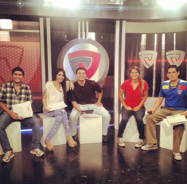jamolestina's tweet photo. Tantos recuerdos de #Cabledeportes    El primer programa que hice en TV, Locos Por El Deporte. https://t.co/xnQKUbyqE2