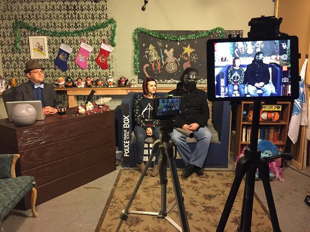 TheGeeksCorner's tweet image. Have you noticed how fancy we&apos;re getting with the camera work?? We will be live in just about a half hour!! #geeksc…