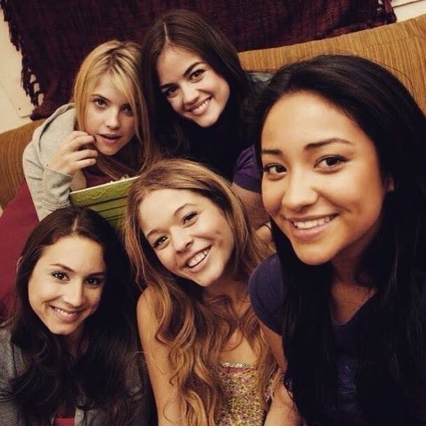 moonwlightt's tweet image. @shaymitch I'M NOT OKAY!! #PLLayWithShay #PLLChat