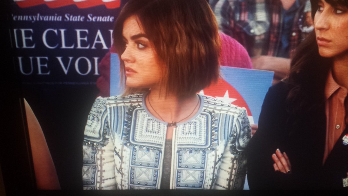 ChrisLamberth's tweet image. So we're NOT gonna talk about Aria's #GameOfThrones/Final Fantasy body armor? #fiveyearsforward #PLL