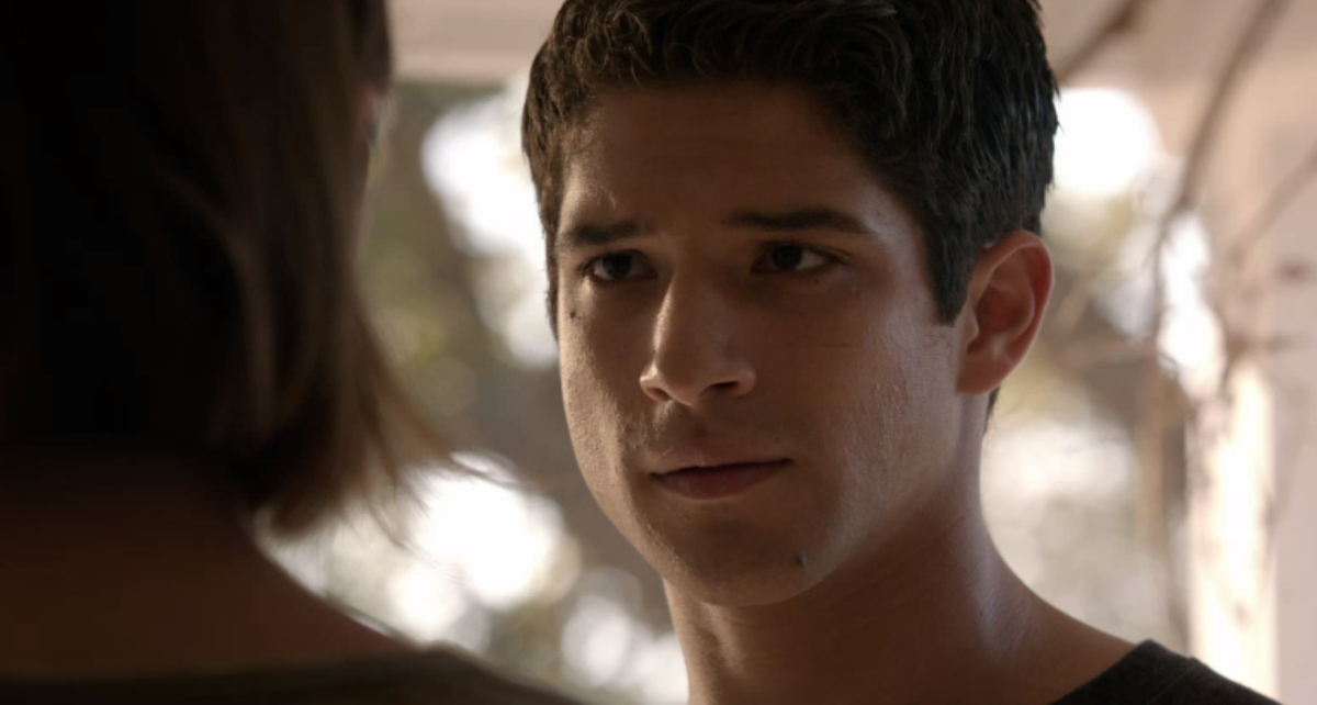 #TeenWolf starts in 5 minutes! RT if you're watching + tweeting + crying + screaming with <a href="/MTVteenwolf/">TEEN WOLF</a> and me!