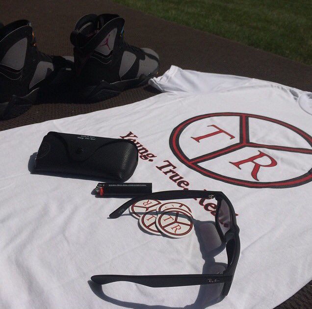 YoungTrueReal's tweet photo. Last chance to win an original YTR circle logo t-shirt before they're extinct, retweet this tweet and follow to win! https://t.co/BYDpy8STi1