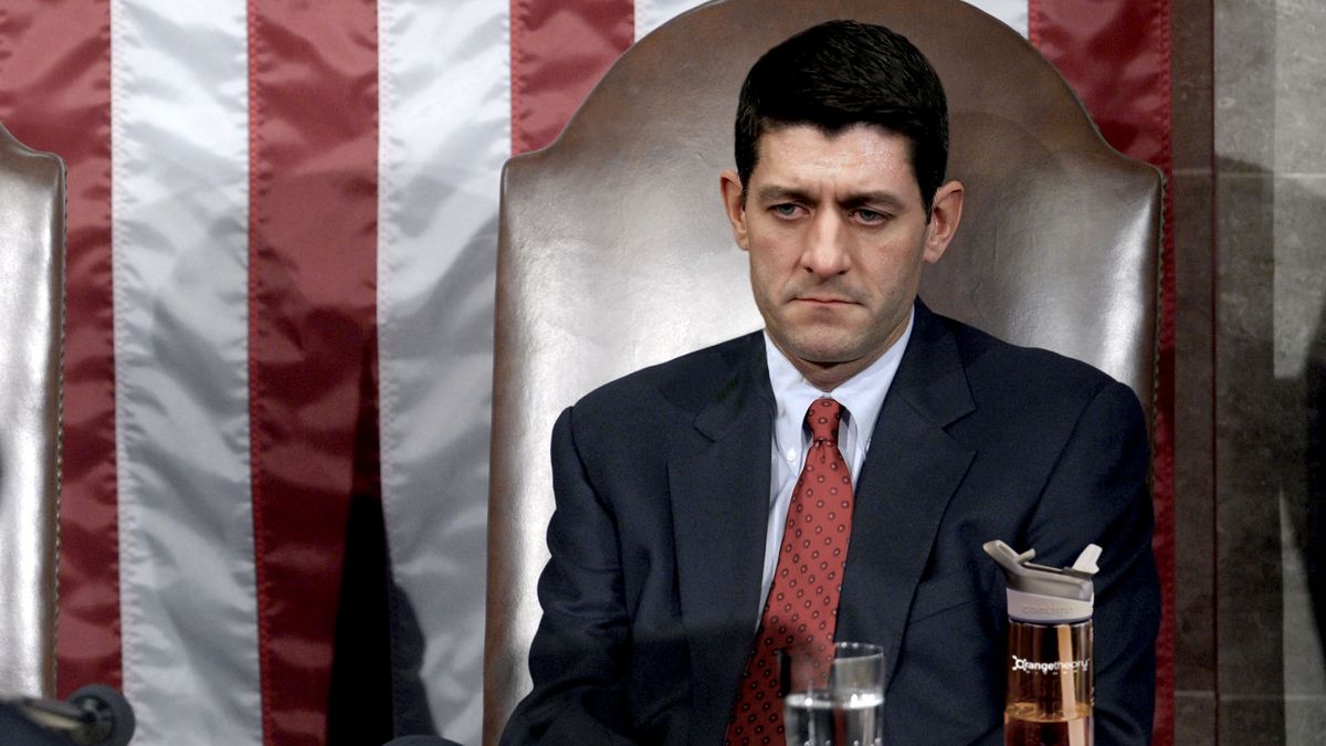 Paul Ryan Quietly Doing Seated Ab Exercises Throughout State Of The Union onion.com/1l4Azvw #SOTU