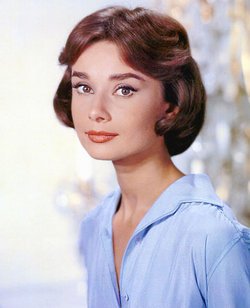 MSharpening's tweet image. The beauty of a woman must be seen from in her eyes. The doorway to her heart, the place where love resides. Hepburn