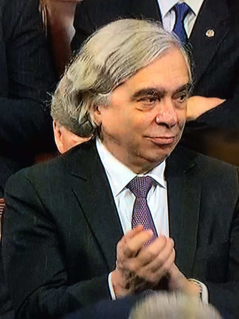 saintscrem's tweet photo. 2 ape drapes spotted now. Losin my mind here! Hot damn. This is a revolution. #apedrape  #SOTU16 https://t.co/MFGb2dAdwF