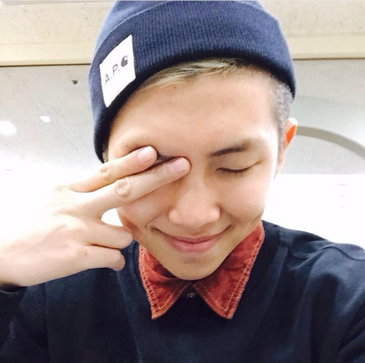 fendijiaerr's tweet photo. Guess who's late to the party? #ARMYSelcaDay #dimplesonFLEEK #namjoonprotectionsquad https://t.co/TgFstB345n