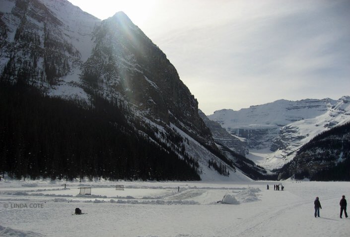 EHClothing's tweet photo. Retweet if you would like to play pond hockey in the mountains😱😍 https://t.co/TitoeBpi8I