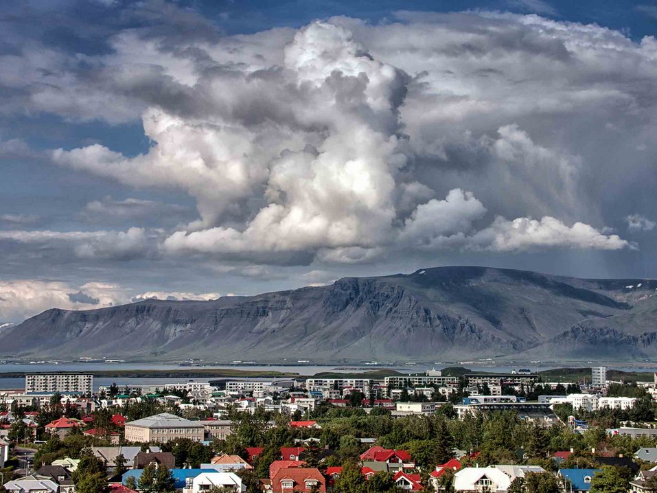 CNTraveler's tweet photo. WOW Air is offering $99 flights from San Francisco to Iceland https://t.co/vsqg7h8Q4T #FlightDealoftheDay https://t.co/lYCnrzxhP4
