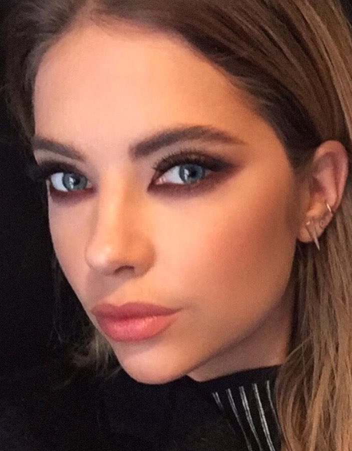 AshBenzo's tweet photo. Make up by my baby @hungvanngo 💋💋💋 https://t.co/RZvRPwZ6ar