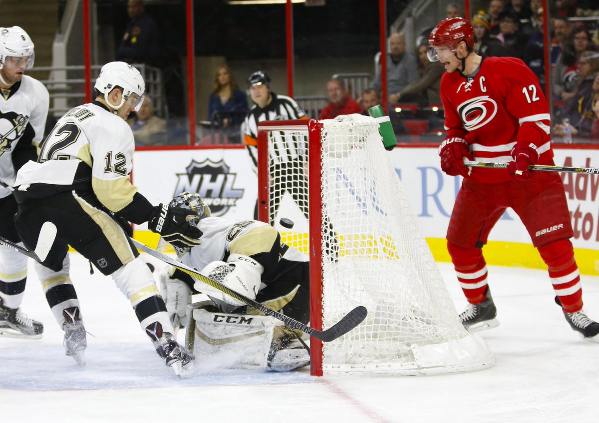 ForTheWin's tweet image. Hurricanes score the strangest goal you will ever see - usat.ly/1Zs7exQ