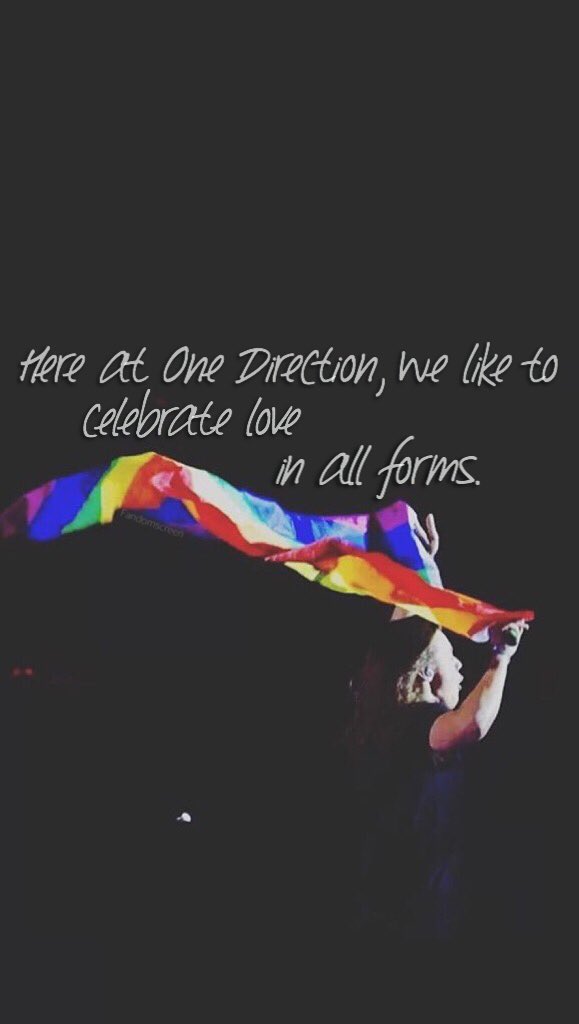 Fandomscreen's tweet image. Harry Styles lockscreen!!💕

RT if saved✨