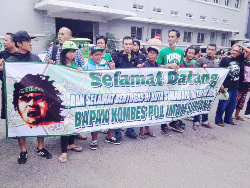 Selamat datang bpak kapolres surabaya yang baru dari kami <a href="/Mabes1927/">Mabes Arek Bonek1927</a> <a href="/AndiePeci/">Andie Peci</a> <a href="/SmileCavalera/">Ismail Muhammad</a> @AB1927radio