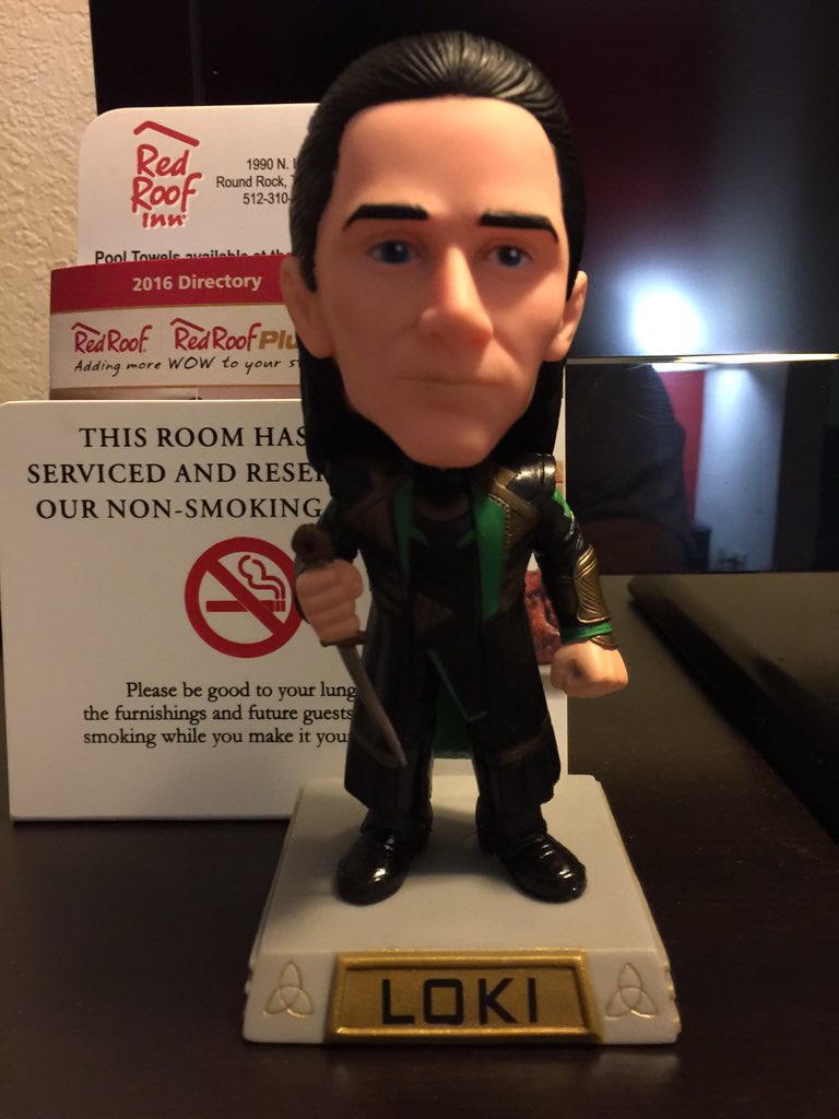 DisgruntledLoki's tweet image. I am Loki...of Asgard...and I am in Round Rock, in the Kingdom of Texas, in the Palace of the Red Roof. I hate it. 😠