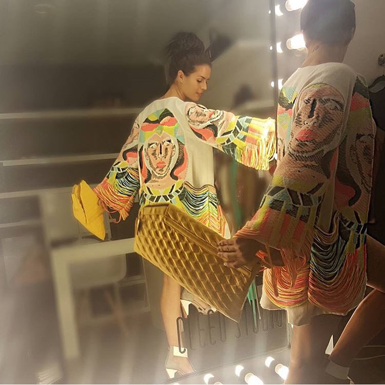 gaskabygaska's tweet photo. @claudiaalvarezo con bolso #gaskabygaska en @cleeostudio https://t.co/SQi5cJX01d