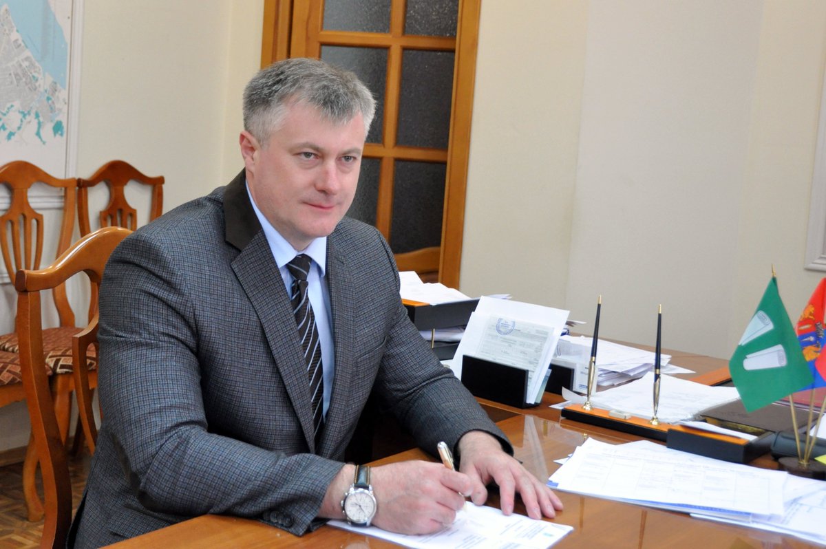 Поздравляю главу Кинешмы<a href="/Alexey_Krupin/">Алексей Крупин</a> c успешной защитой диссертации на соискание звания кандидат экономич. наук