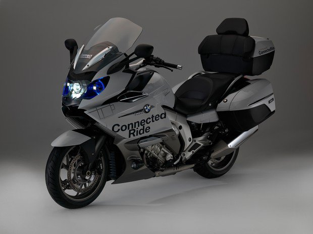66BrasilFM's tweet photo. Utilizando como base a K 1600 GTL, BMW apresenta moto com laser e capacete que é tela: https://t.co/mTEfa2noWZ https://t.co/2socWfmKyM