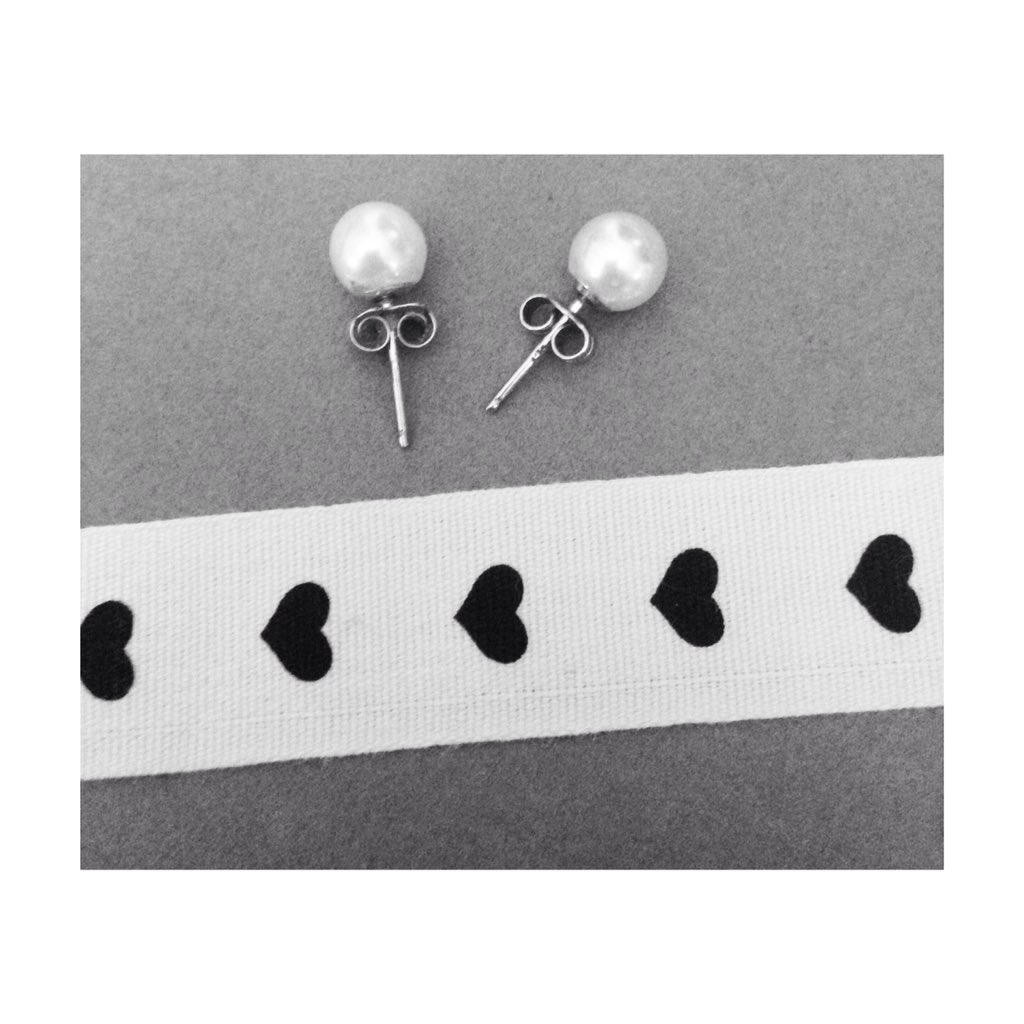 bucklebowpearl's tweet photo. Valentine's Day inspo. #Inspiration #ValentinesDay #love #jewellery #sayitwithpearls https://t.co/G0D9AL56FT