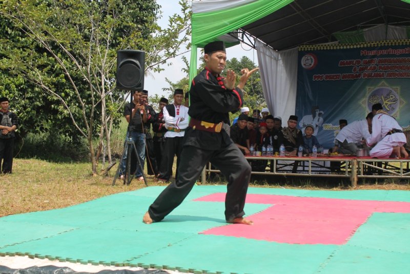 Makin berjaya BMDI RT @BMDI_: Bang Go unjuk kebolehan hehehee #MiladKe1Padepokan