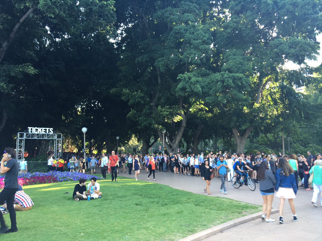 DBrickwood's tweet photo. #SYDFEST #LINEFEST https://t.co/W9UHOjdm8I