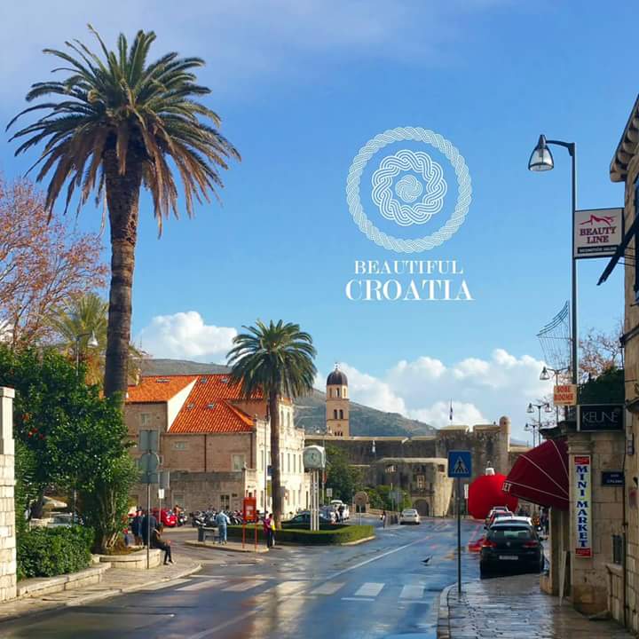 Beautiful_Cro's tweet photo. Walking to Old Town, #Dubrovnik on a mainly sunny Winters Day! 😃⛅💧🌞🌂⚡☁🌞 #croatia #winter #goodlife #travel https://t.co/E0kyFNdoqM