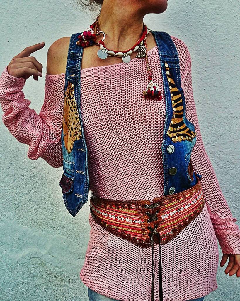 InstaIbiza's tweet image. Un look simple para un día cualquiera!! #moda #girl #estilo #woman #ashalak #ibiza #chalec… ift.tt/1PauwNV