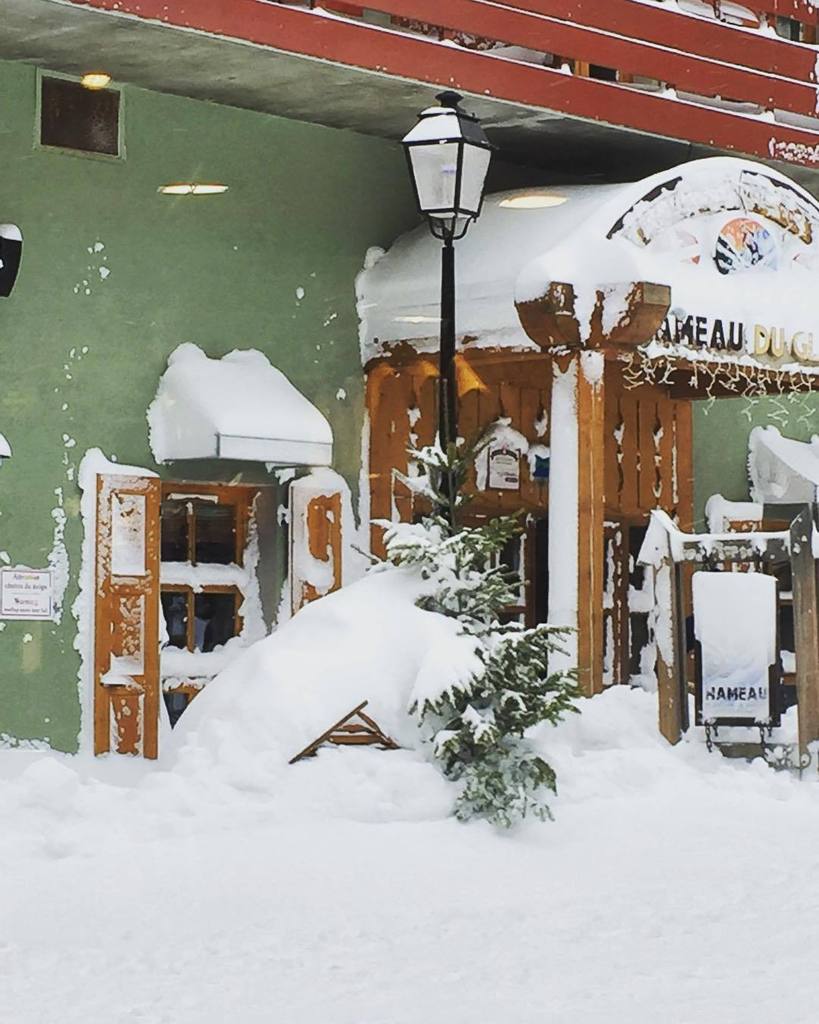 MontagneJadore's tweet photo. Powder is here ! ❄️⛄️🌨
#paradiski #lesarcs #arc1950 #powderishere by jaune_ng https://t.co/7af7AAlNoj
