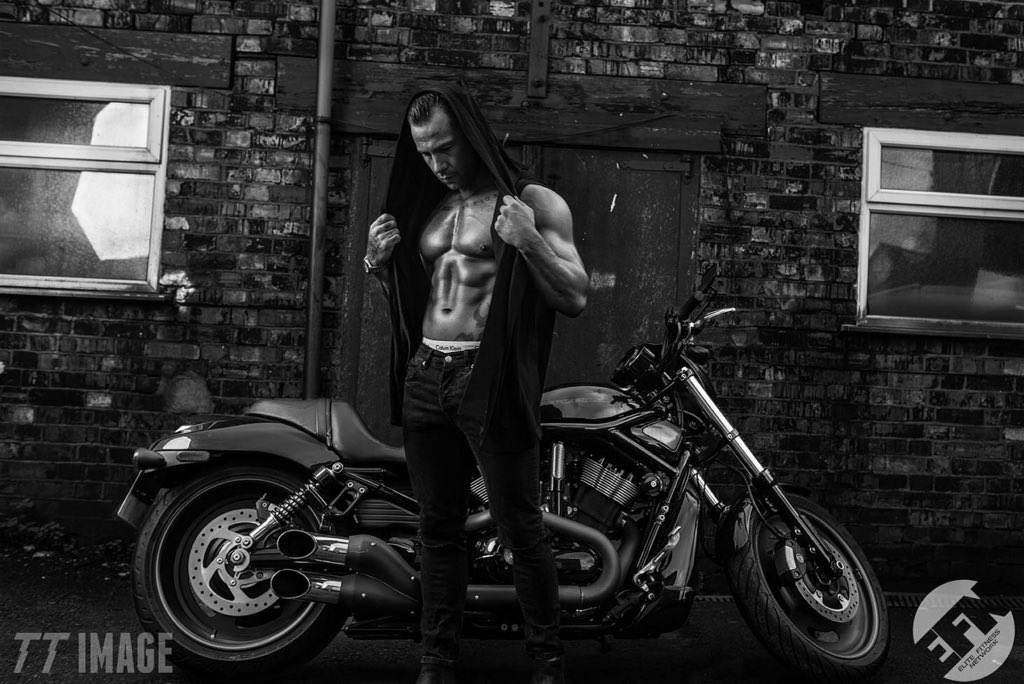 CraigPiperpt3's tweet photo. #exclusive
From my latest shoot with the man @tonythompson 💪🏼

What you guys think?? ❤️❤️❤️ https://t.co/piJ8lMBh6j