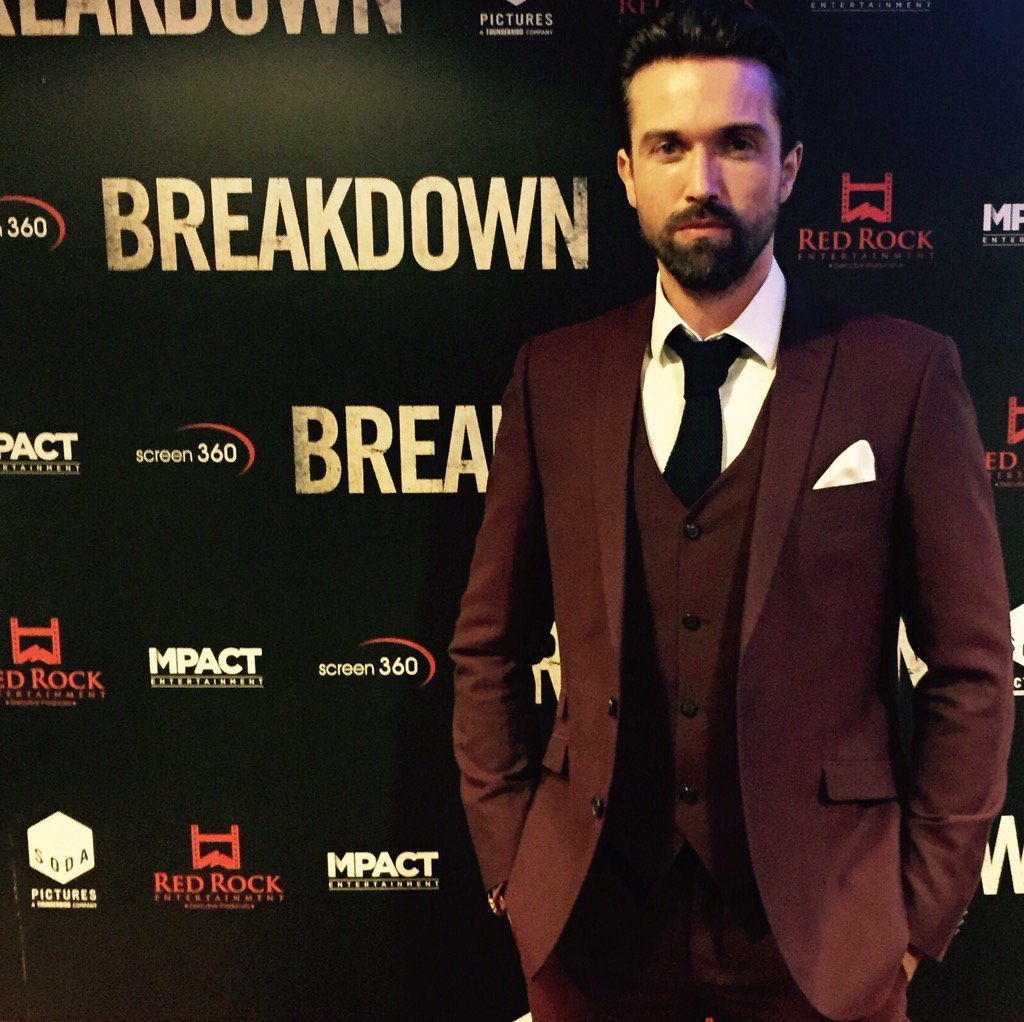 EmmettScanlan's tweet photo. Last night at the #BREAKDOWN premiere in Odeon Covent Garden..really beautiful night surrounded by friends...... https://t.co/HR0il4bTsn