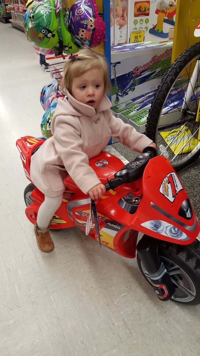 GpPorter8's tweet photo. Brill afternoon in TOYS R US yesterday. Twins birthday Great day.## weather never stops having fun## https://t.co/ne79nVKMGE