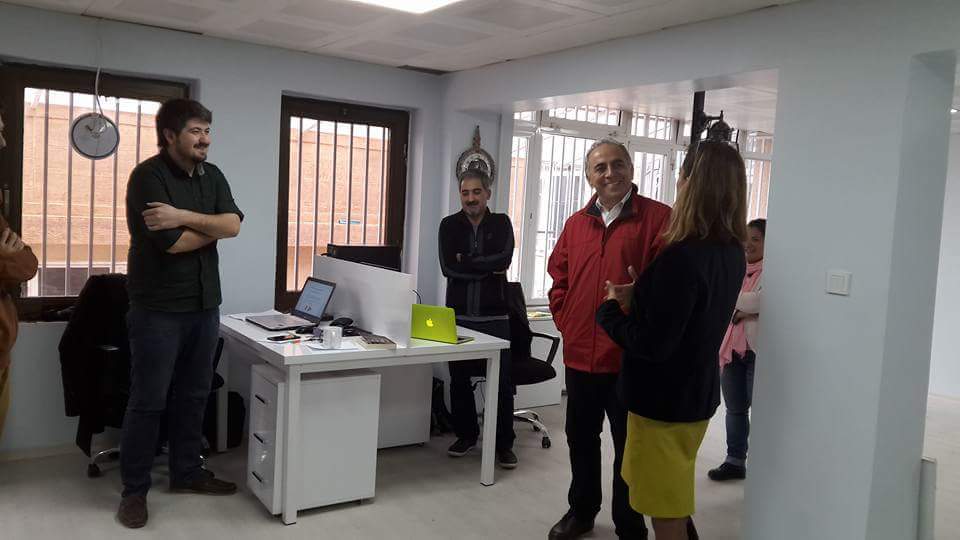 iutetlab's tweet photo. İü Çocuk Cerrahisi Prof. Dr.Erbuğ Keskin hocamız laboratuvarımızı ziyarete geldi https://t.co/G9hhdLl9KC