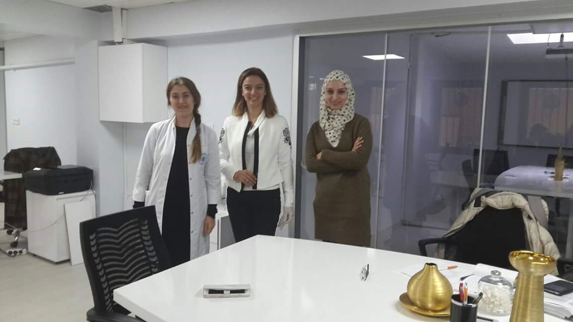 iutetlab's tweet photo. Merva Soluk Tekkesin ve Ala Hassan Qambeyn hocalarımız laboratuvarımızı ziyaret ettiler. https://t.co/3ZxXTdb1Fd