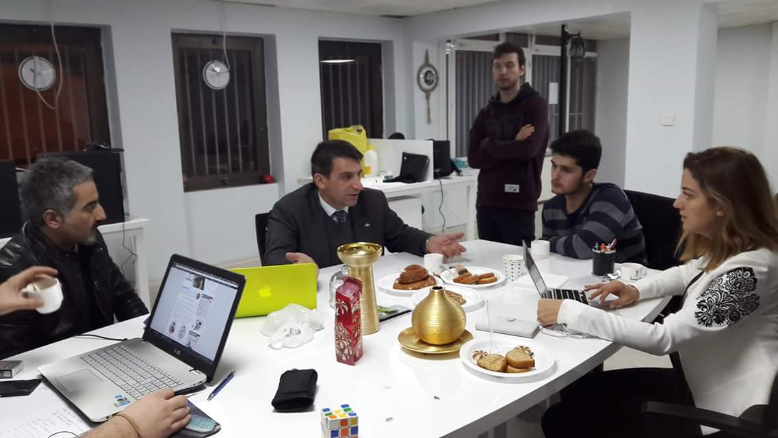 iutetlab's tweet photo. Prof. Dr. Erol İNCE ile günün değerlendirilmesi yapılıyor. https://t.co/YJIGKSVk6c