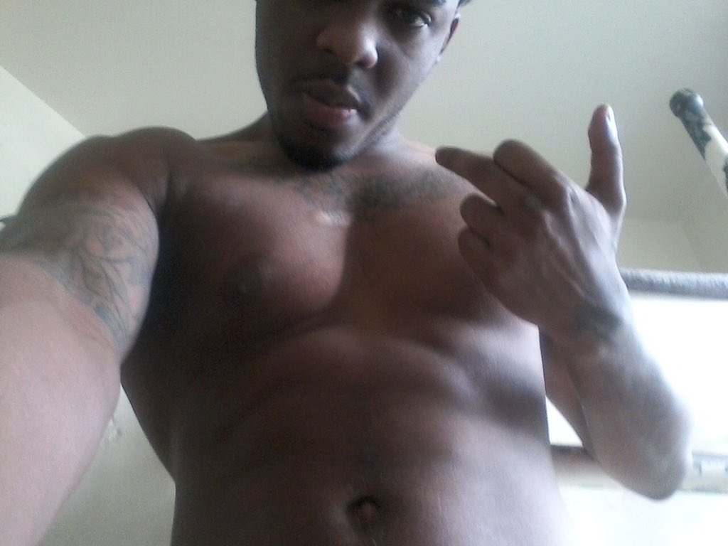 PaidNigga15's tweet photo. I ain't gone lie shit weak w/o my brothas #freeMyThugs https://t.co/yGEjYHPrCA