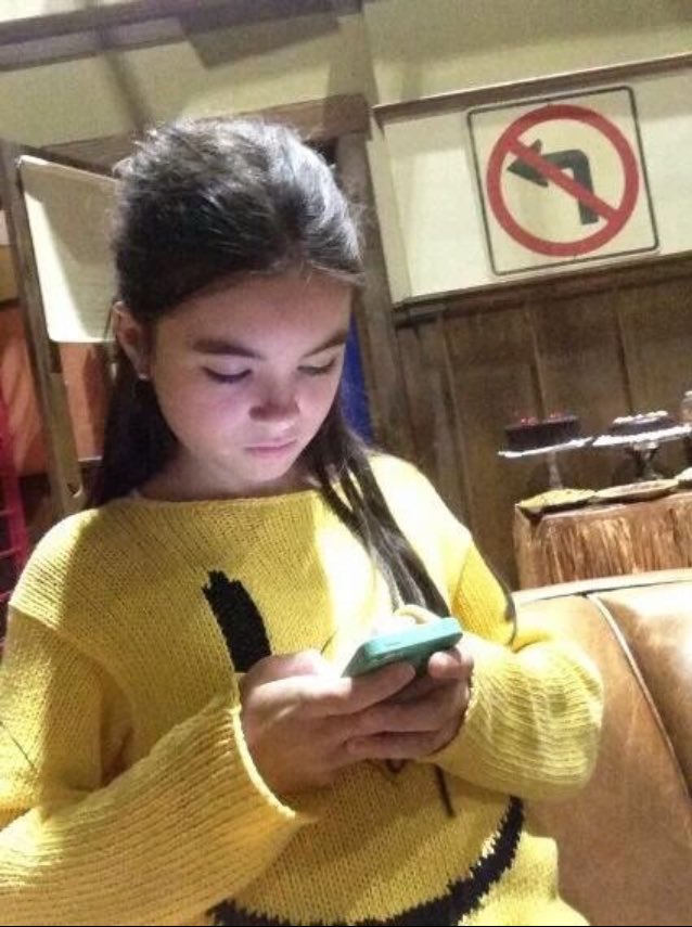 "Texting Ava all day be like" (<a href="/TocaSari/">Sarah Carpenter</a>)