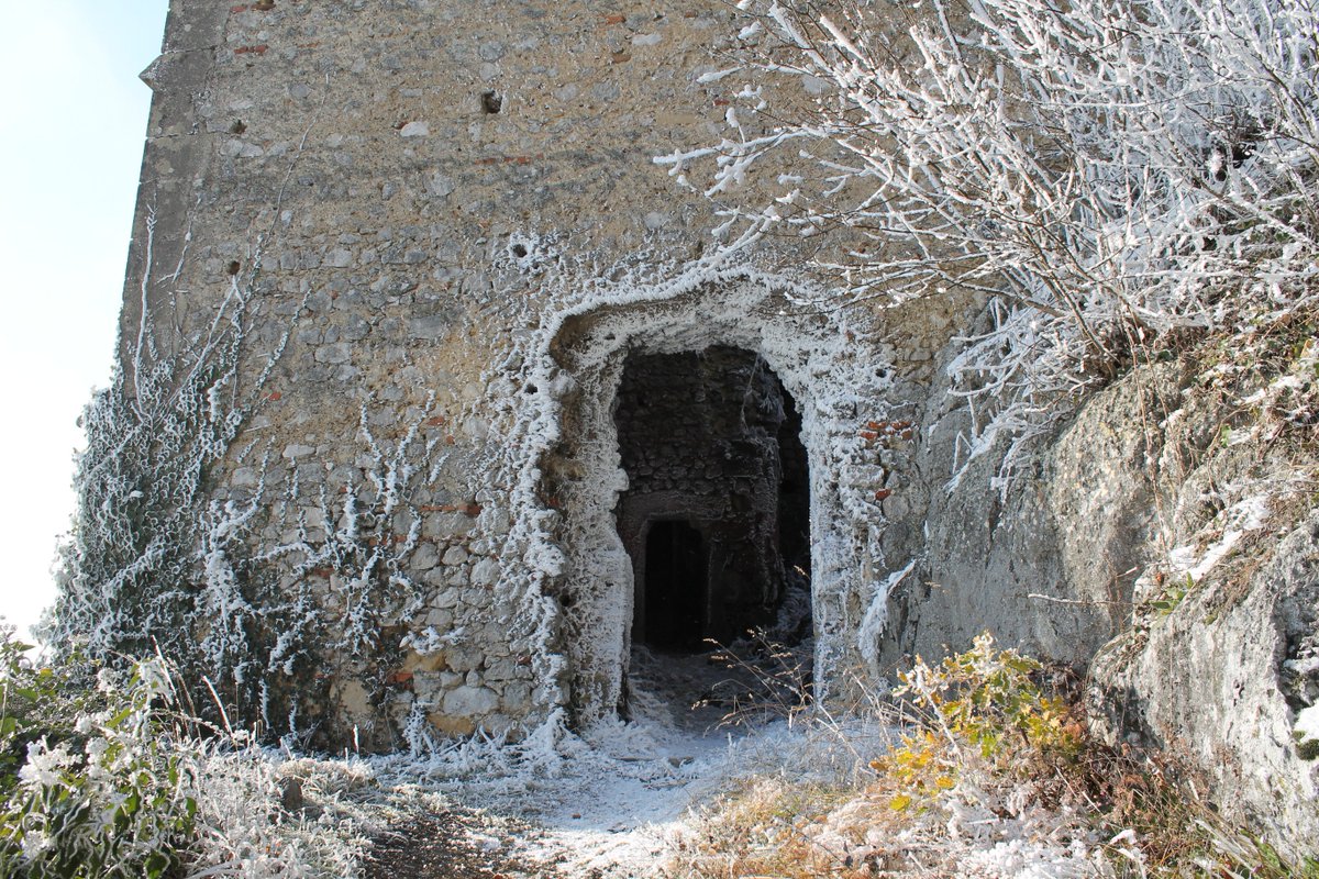 Feel the idyllic #winter of the #Kalnik jewel - visit Old town Veliki Kalnik #travel #vacation #visit