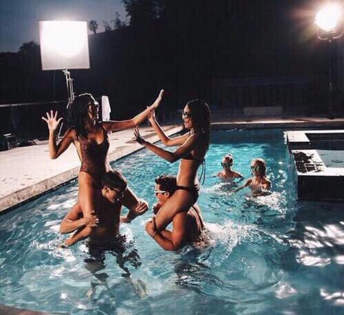 topics_2015's tweet photo. friendship😘✌️ https://t.co/p9fAKwlPvS