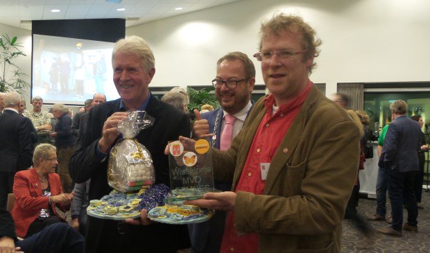 KringloopCentrum #Eemnes wint MVO award - belnieuws.nl/lees/55579/kri…