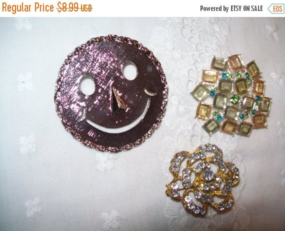 Sale Destash broches lot, vintage brooch lot, Arts craft lot of pins etsy.me/1OhL60Y #Etsy #DestashLot