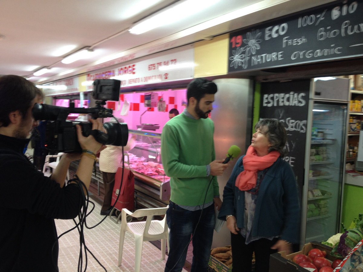 SeviEco Tv entrevista a Mercedes Izquierdo, dueña de la ecotienda "Madreselva" situada en el Mercado de los Remedios
