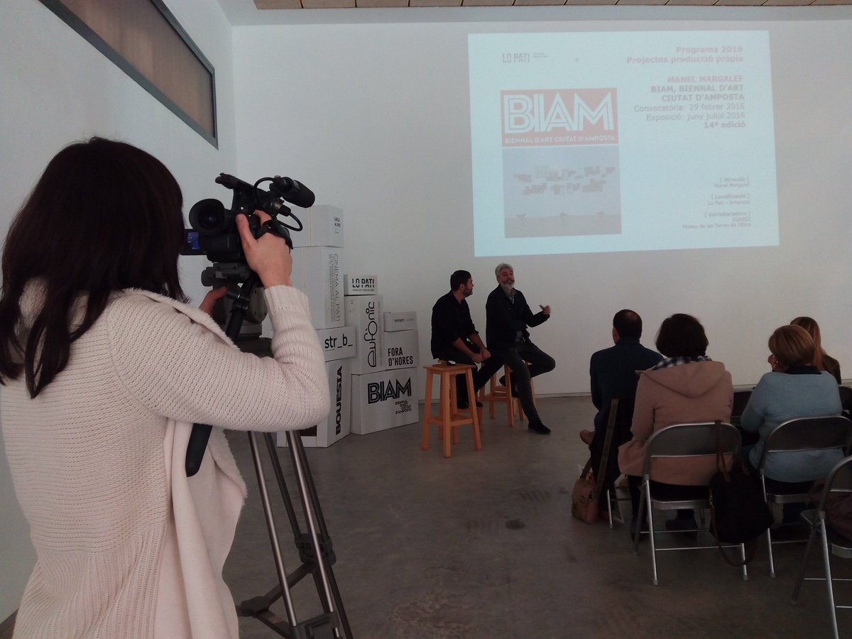 A la presentació de la programació del 2016 del <a href="/centreartlopati/">Lo Pati Centre d'Art</a> a #Amposta. #artcontemporani