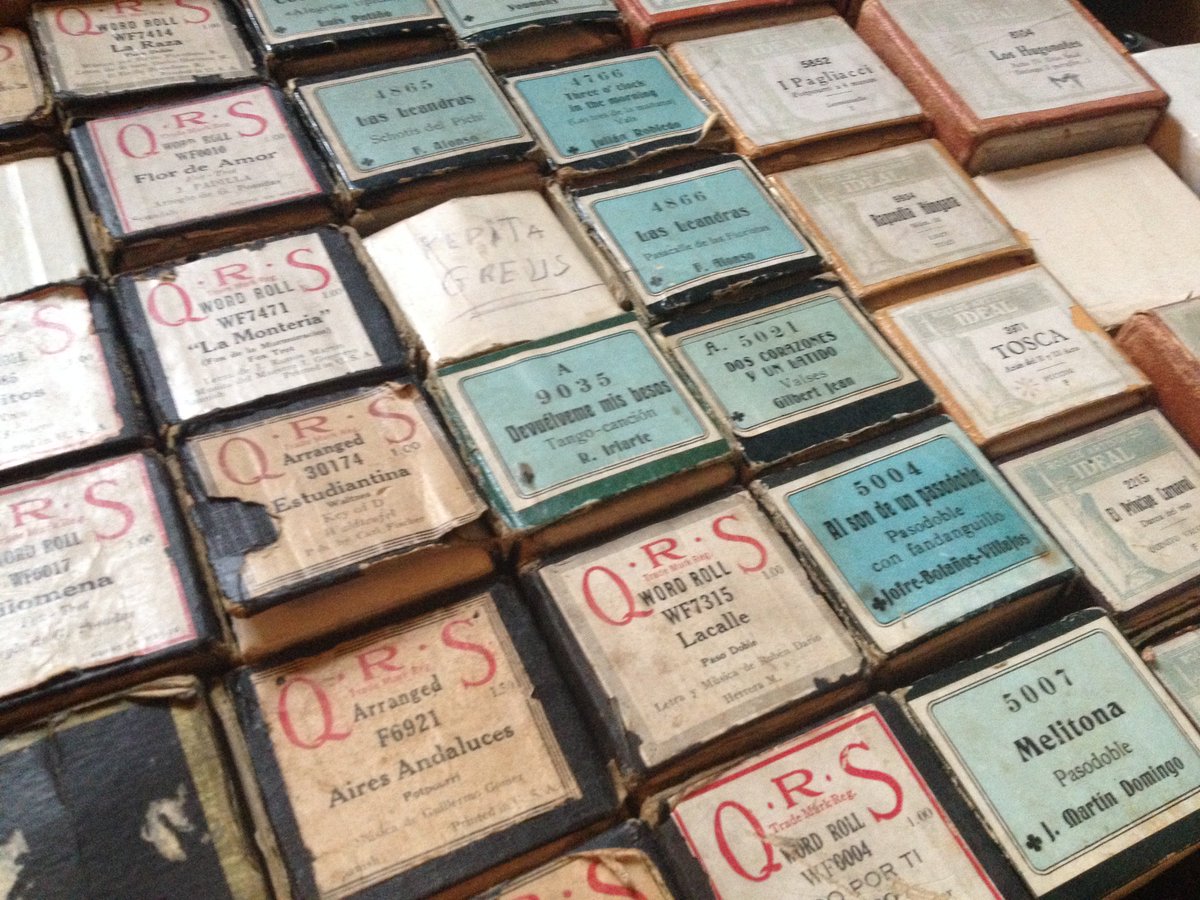 Nieuw in de collectie van het #Pianola #Museum: tientallen Spaanse en Mexicaanse rollen met populaire muziek!